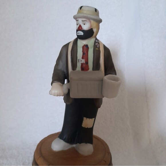 Emmett Kelly Jr. Flambro Clown Figurine "Organ Grinder" Music Box - Picture 1 of 5